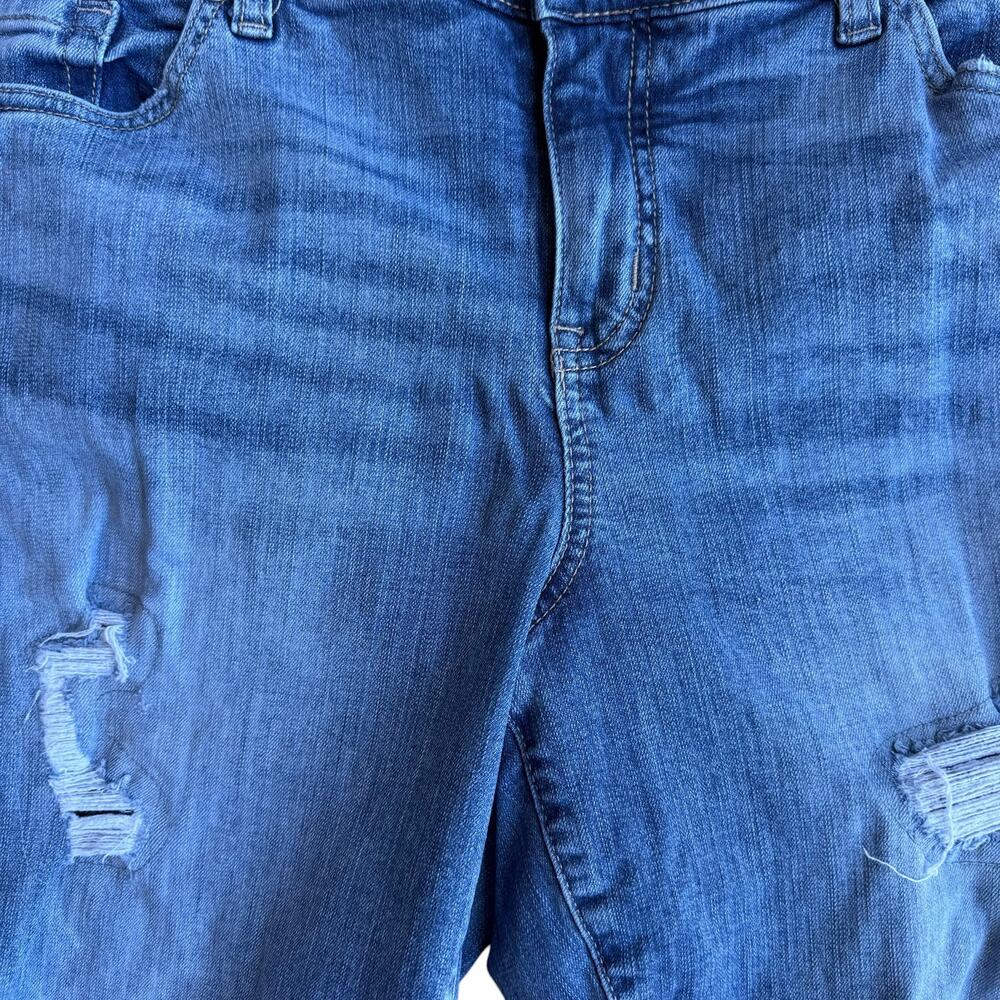 Torrid Light Wash Distressed Boyfriend Straight Vintage Stretch Jeans 16R - Picture 2 of 6